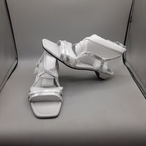 Ann Marino Sandals Zest Helps Women's 6M Silver White Iridescent